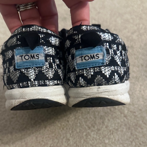 Toms Black and White Patterned Sneakers - Picture 5 of 5